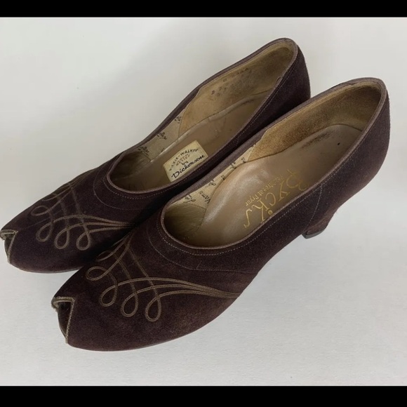 Byck’s Shoes - VTG 1930s Peep Toe Suede Heels Pumps Sz 8AAAA